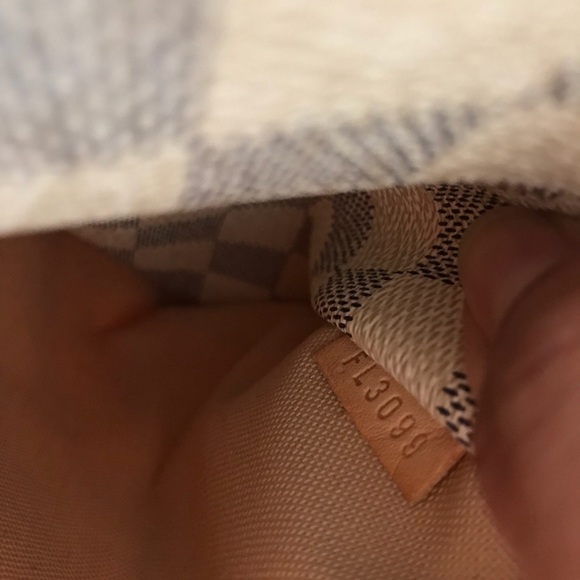 ⛔️Sold⛔️Auth Louis vuitton totally pm - Picture 8 of 8